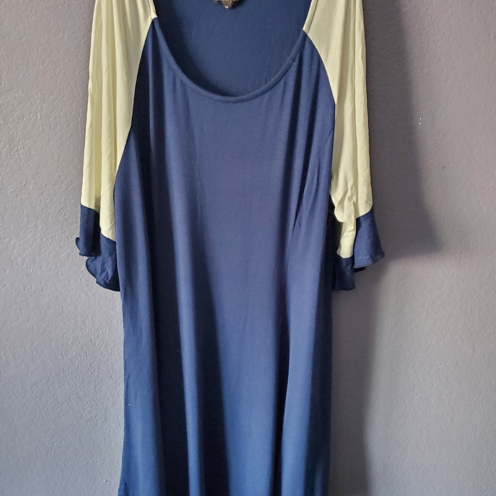 Dress - Picture 2 of 2